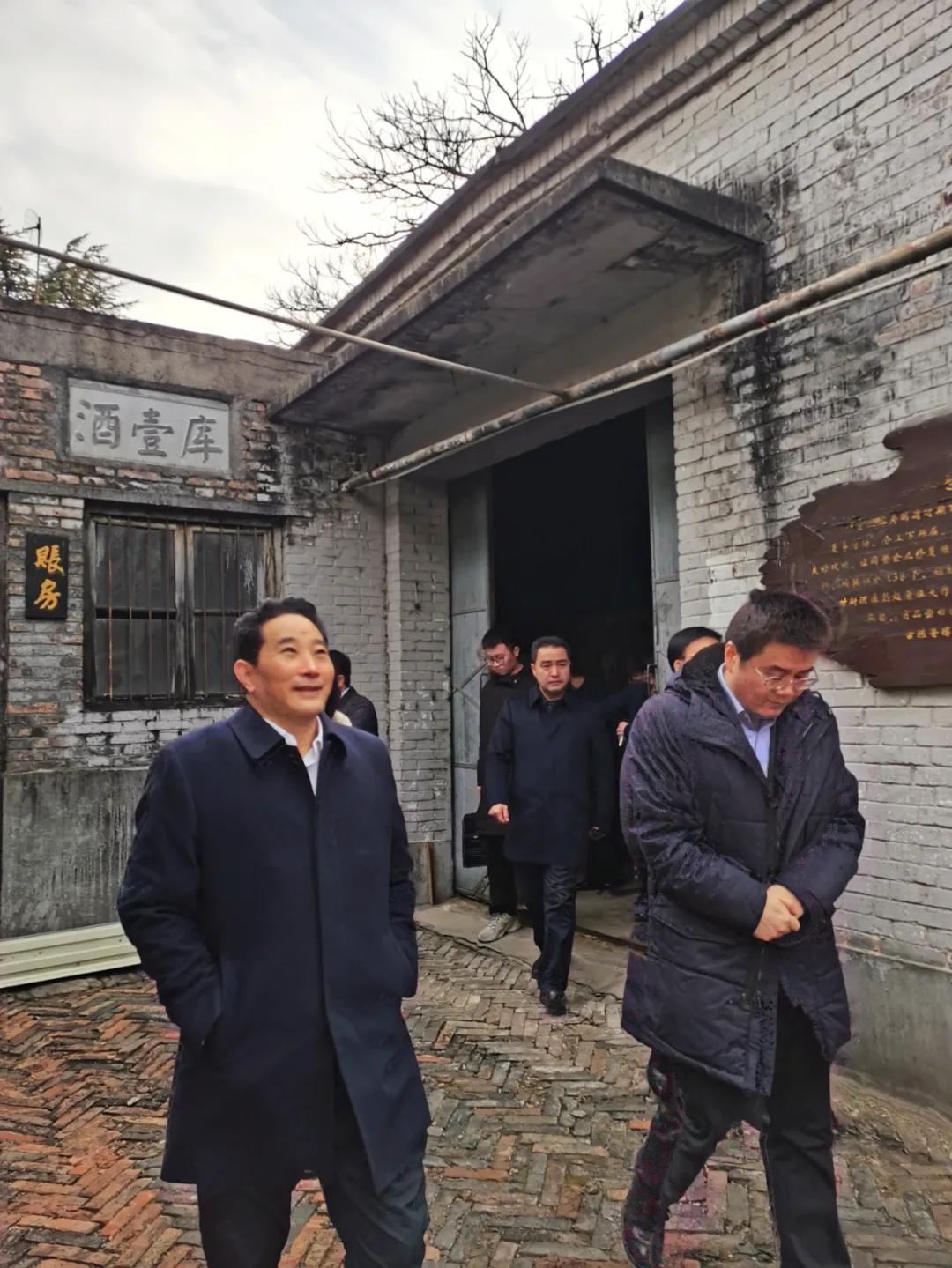 陕西,向尊敬的听众朋友们问好!